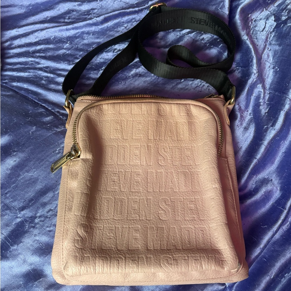 Steve Madden Blush Crossbody with Black Strap